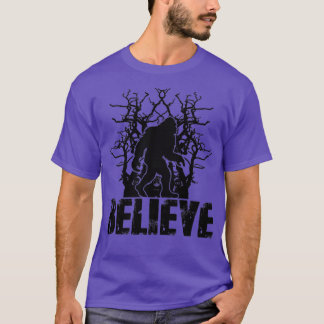 Bigfoot Believe Sasquatch Yeti Skunk Ape Finding B T-shirt