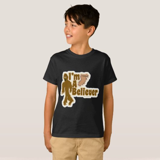 Bigfoot Believer Funny Sasquatch Logo T-shirt (Voorkant volledig)