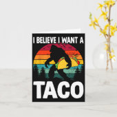 Bigfoot Believer wil Tacos Sasquatch Cinco de Ma Kaart (Gele Bloem)