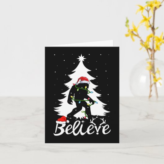 Bigfoot Carrier met kerstboom Sasquatch Believer Kaart (Gele Bloem)