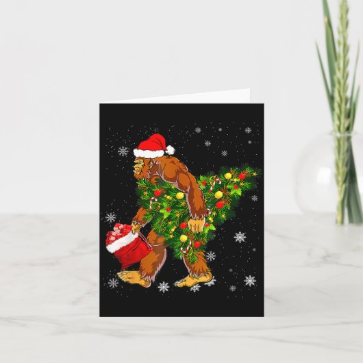 Bigfoot Carrying Christmas Tree Sasquatch Believer Kaart (Voorkant)