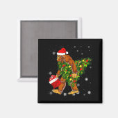 Bigfoot Carrying Christmas Tree Sasquatch Believer Magneet (Voorkant / Achterkant)