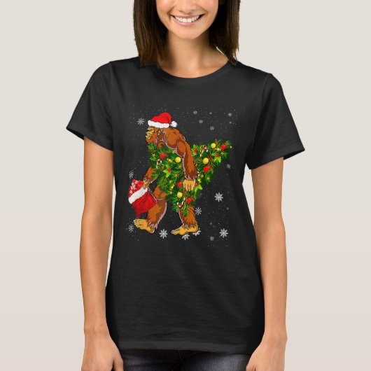 Bigfoot Carrying Christmas Tree Sasquatch Believer T-shirt (Voorkant)