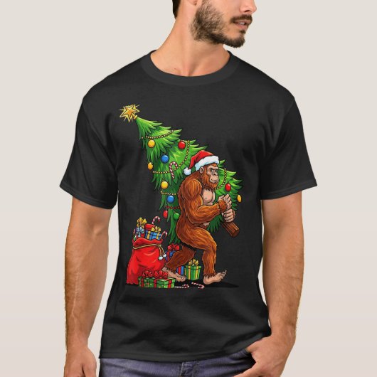 Bigfoot Christmas Tree Xmas Lights Funny Sasquatch T-shirt (Voorkant)