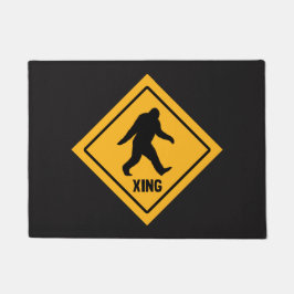 Bigfoot Crossing | Sasquatch Xing Sign | Vierkant Deurmat