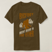 Bigfoot Doesnt Believe in You Either Funny bigfoot T-shirt (Design voorkant)