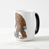 Bigfoot Dog Walk Dachshund T Sasquatch Kinder Mann Magische Mok (Voorkant rechts)