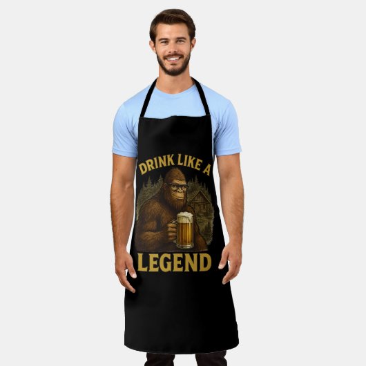 Bigfoot-Drink als een Legend-BBQ Pit Schort (Gedragen)
