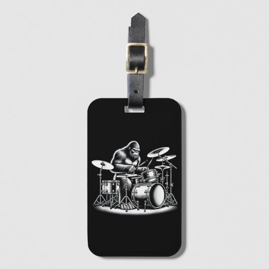 Bigfoot drummer Sasquatch speelt drums muzikant B Bagagelabel (Voorkant (verticaal))