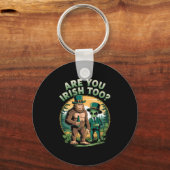 Bigfoot en Alien Drinken Bier Grappige St. Patrick Sleutelhanger (Voorkant)