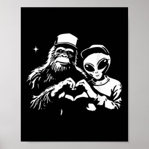Bigfoot en Alien Heart Hands Funny Valentijns Big Poster