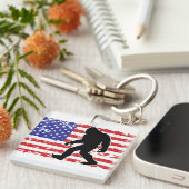 Bigfoot en de Amerikaanse vlag Sleutelhanger (Voorkant Rechts)