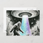 Bigfoot en een ufo in het bos Briefkaart (Voorkant / Achterkant)