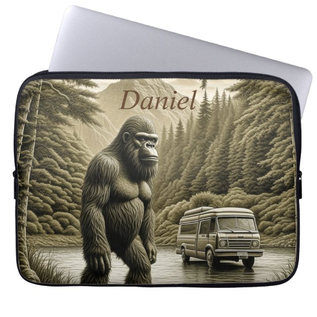  Bigfoot en RV Camper gepersonaliseerd Laptop Sleeve (Voorkant)