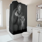 Bigfoot en Wasbeer Middelvinger Douchegordijn (In situ)