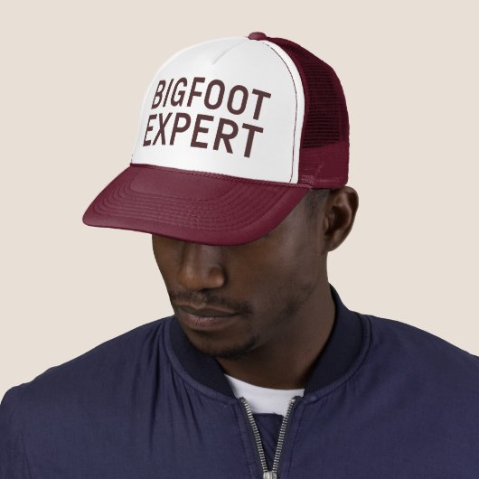 BIGFOOT EXPERT slogan pet (In situ)