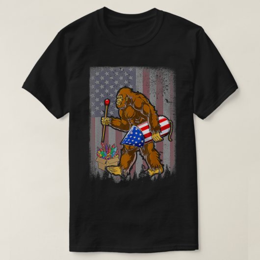 Bigfoot Fireworks 4 juli Funny boys Mannen Sasqu T-shirt (Design voorkant)