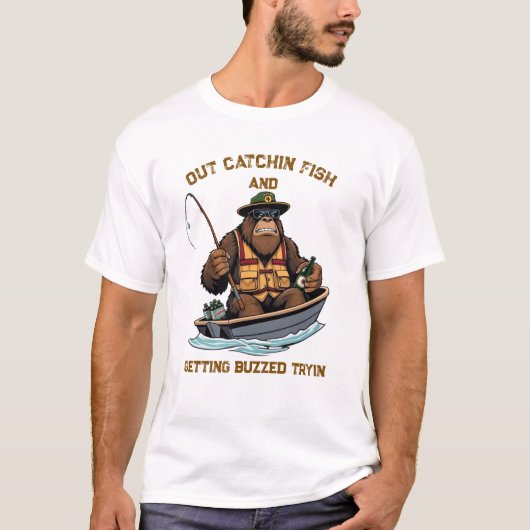 Bigfoot Fishing and Drinking T-shirt (Voorkant)
