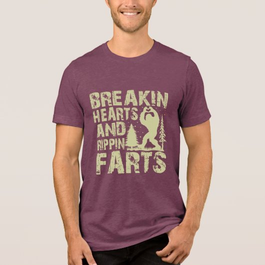 Bigfoot Funny Breaking Hearts & Rippin Farts T-shi Tri-Blend Shirt (Voorkant)
