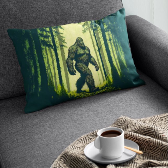 Bigfoot gaat voor een boswandeling accent kussen (Creator heeft geüpload)