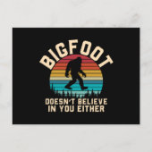 Bigfoot gelooft niet in jou | Bigfoot Retro Briefkaart (Voorkant)