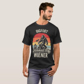 Bigfoot Greep Mijn Wiener Camping T-shirt (Voorkant volledig)