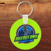 Bigfoot Groene Sleutelhanger (Roze omlijn) (Voorkant)