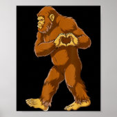 Bigfoot Heart Hands Funny Sasquatch Lover Valentin Poster (Voorkant)