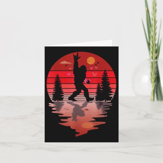 Bigfoot Heart Valentijnsdag Funny Love Sasquatch Kaart (Voorkant)