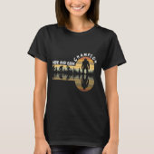 Bigfoot Hide and Seek Kampioen Retro Grappig Graph T-shirt (Voorkant)