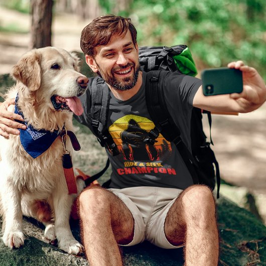 Bigfoot Huid en zoek Champion Funny Gift T-shirt