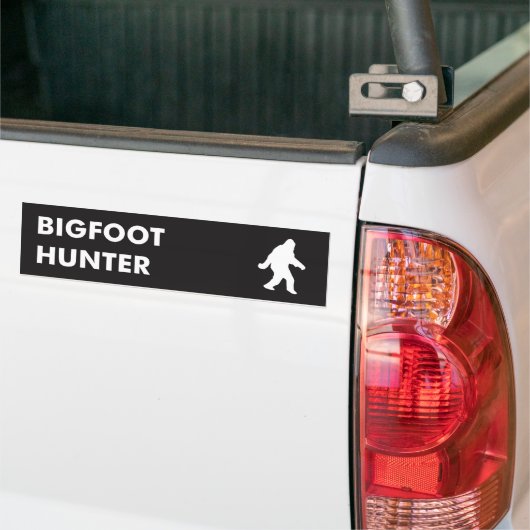Bigfoot Hunter - Bumpersticker (Op Truck)