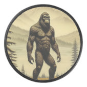  Bigfoot in de bergen en dennen Hockey Puck (Voorkant)