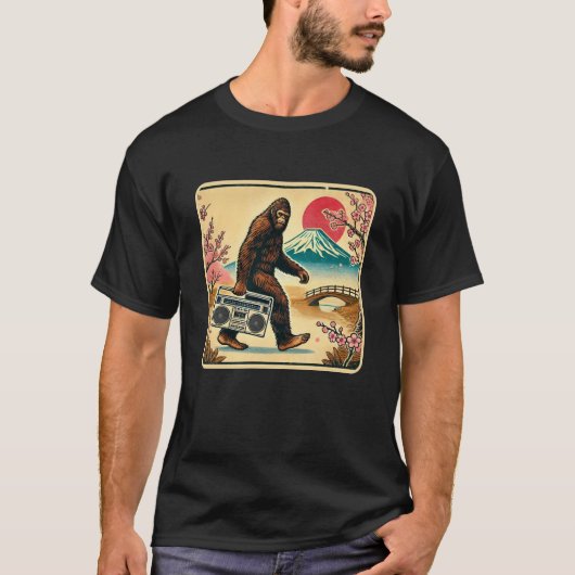 Bigfoot in Japan – 80s Retro T-Shirt (Voorkant)