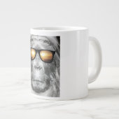 Bigfoot in Shades Grote Koffiekop (Voorkant rechts)