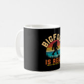 Bigfoot is echt | Bigfoot Retrodesign Koffiemok (Voorkant links)