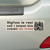 Bigfoot is echt en ik heb hem geholpen met het ple bumpersticker (Op auto)