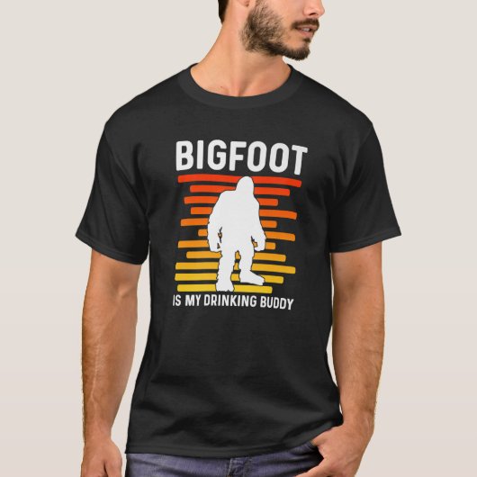 Bigfoot Is My Drinking Buddy Retro Sasquatch T-shirt (Voorkant)