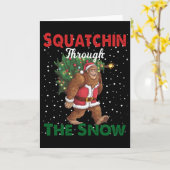 Bigfoot kerst grappig squatchin door de sneeuw kaart (Gele Bloem)