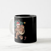 Bigfoot kerstboom lampjes Xmas sasquatch Lover Tweekleurige Koffiemok (Voorkant links)