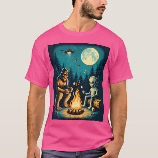 Bigfoot met Alien bij het kampvuur Funny Sasquatch T-shirt