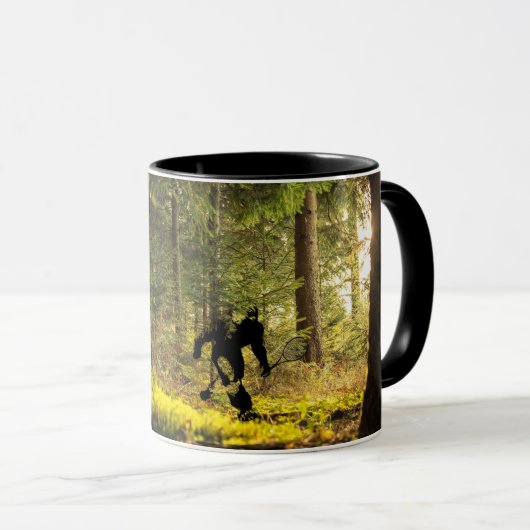 Bigfoot met Tennis Racket in Forest Mok (Voorkant rechts)