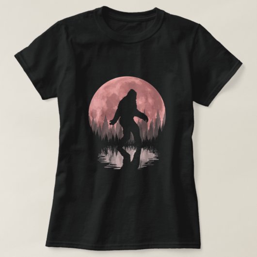 Bigfoot Moon Graphic Night Forest. Cool Sasquatch T-shirt (Design voorkant)