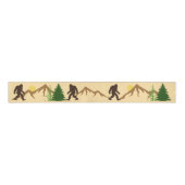 Bigfoot Mountains en Forest Pine Trees Patterned Grosgrain Lint (Voorkant)