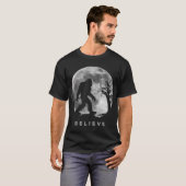 Bigfoot Night Volle Maan Ik geloof Sasquatch T-shirt (Voorkant volledig)