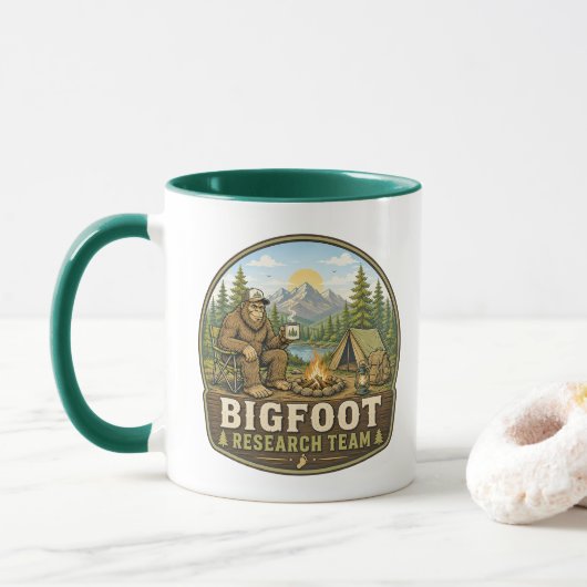 Bigfoot Onderzoeksteam Camping Mok (Met donut)