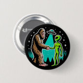 Bigfoot ontmoet buitenaards wezen ronde button 5,7 cm (Voorkant /achterkant)