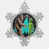 Bigfoot ontmoet buitenaards wezen tin sneeuwvlok ornament (Voorkant)