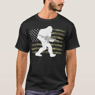Bigfoot Pistool Owner Camo US American Flag Sasqua T-shirt