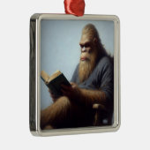 Bigfoot Reading Metalen Ornament (Rechts)